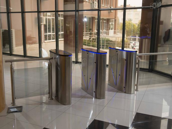 Турникет с раздвижными створками SLIDING GATE GL, ширина прохода 550 мм