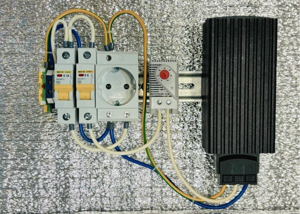 Термошкаф с подогревом  12U (600Х600мм) E126060GWTWOF